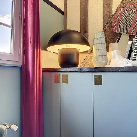 Celsa Yourhosthelper