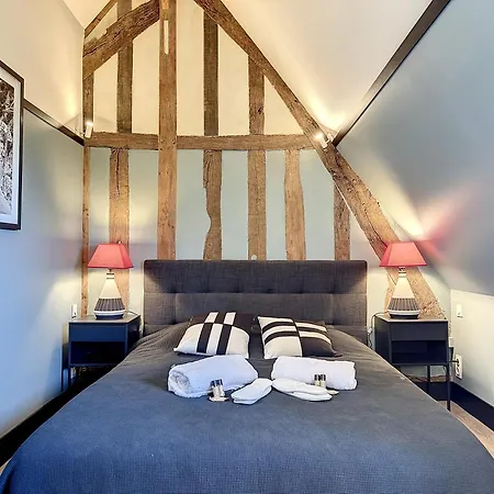 Celsa Yourhosthelper Villa *