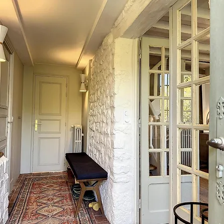 Celsa Yourhosthelper Villa