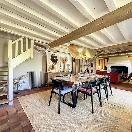 Celsa Yourhosthelper Bonneville-sur-Touques