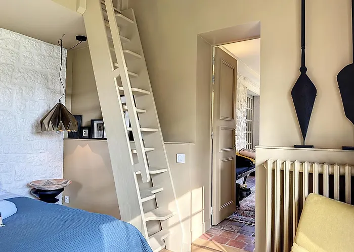 Celsa Yourhosthelper Bonneville-sur-Touques