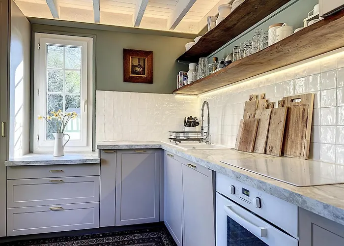 Celsa Yourhosthelper *