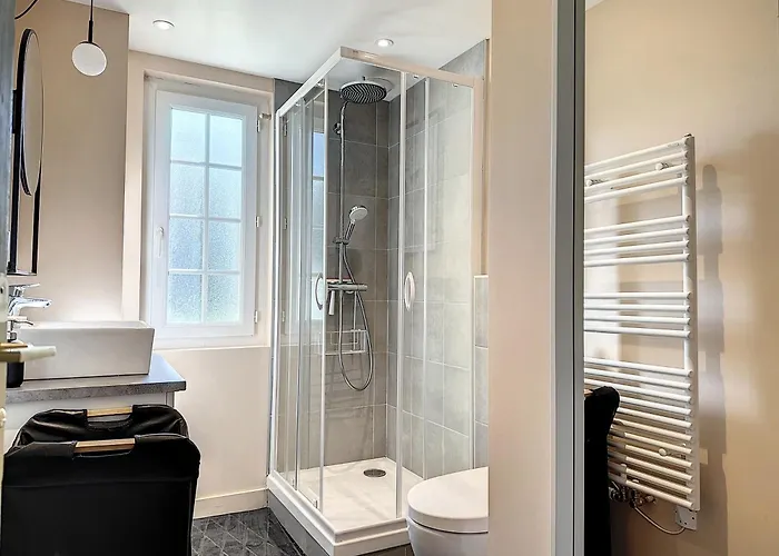 Celsa Yourhosthelper