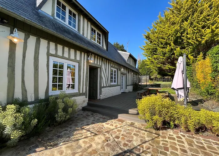 Celsa Yourhosthelper * Bonneville-sur-Touques