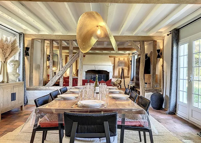 Celsa Yourhosthelper