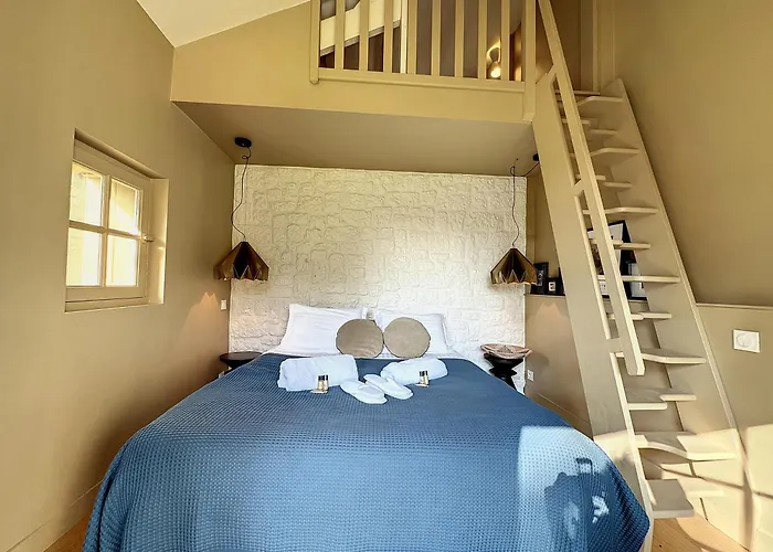 Celsa Yourhosthelper * Bonneville-sur-Touques